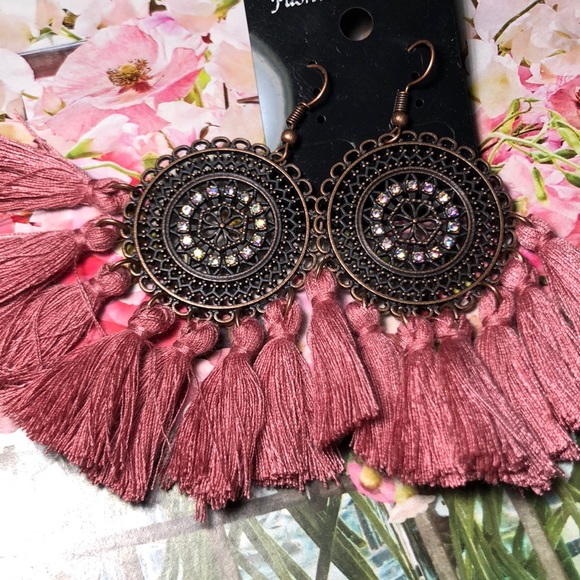 Boho mauve tassel earrings NWT - Picture 6 of 6